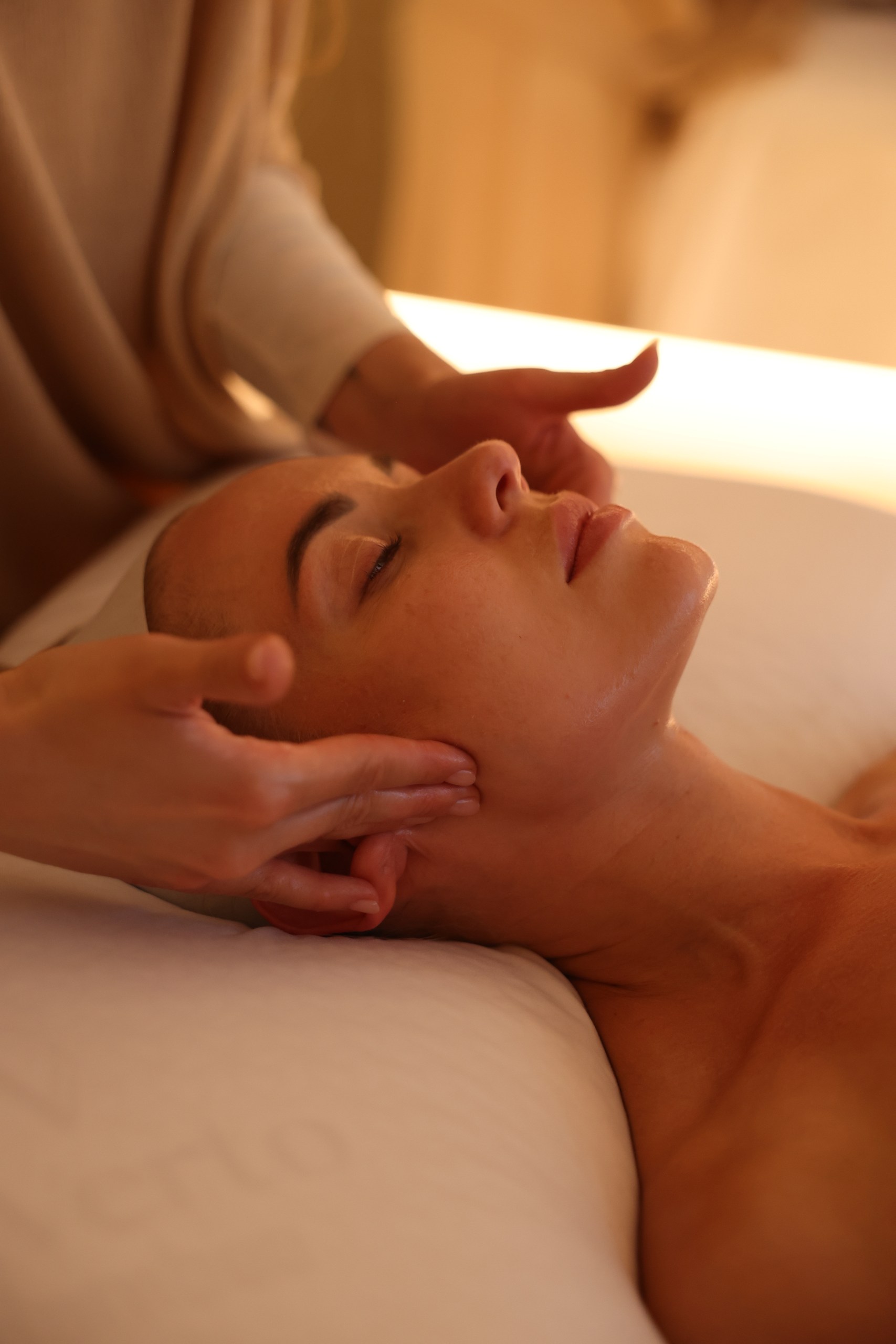 Facial lymphatic drainage at LIMFAERA