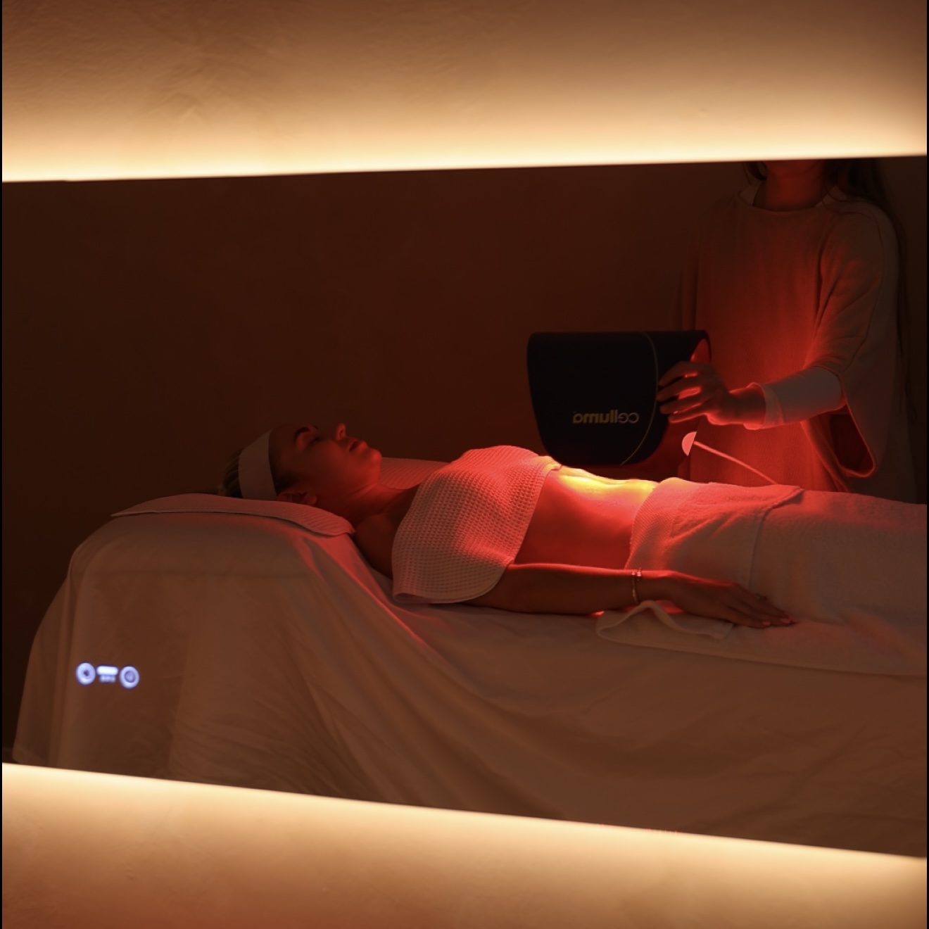 Celluma light treatment at LIMFAERA