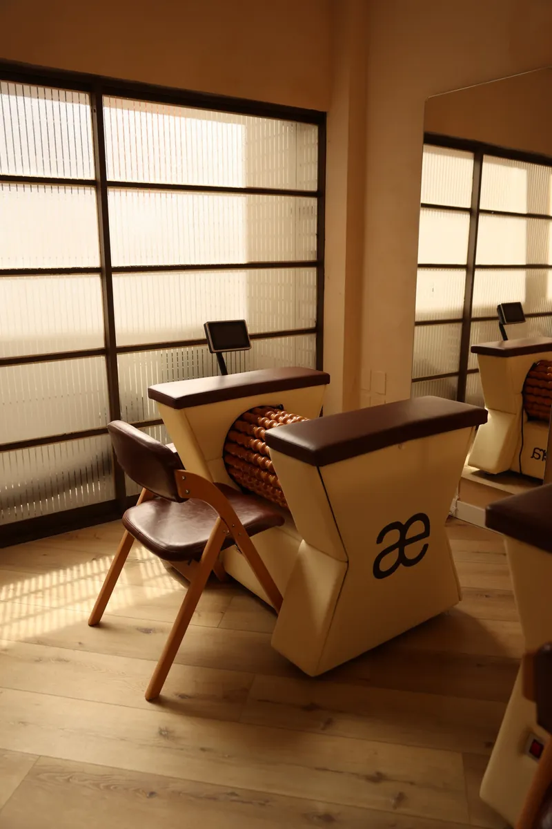 Sunlit body roller equipment inside the LIMFAERA studio