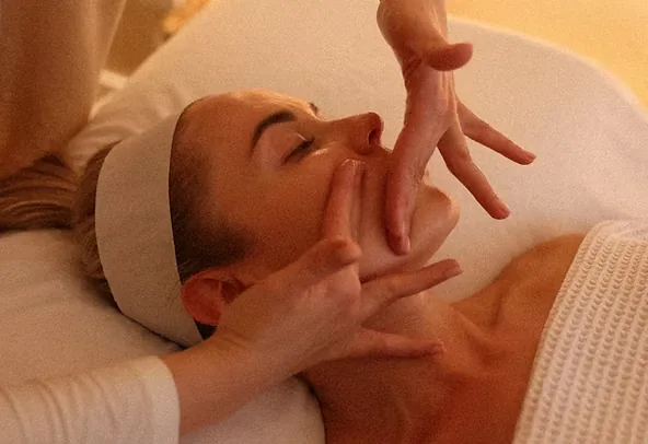 Divine Face® hands-on face drainage and modeling